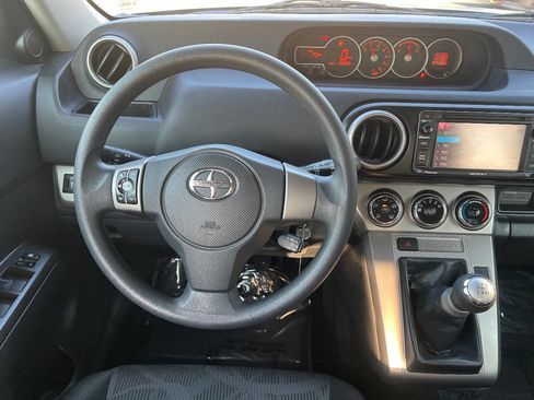 Used 2015 Scion xB image 29