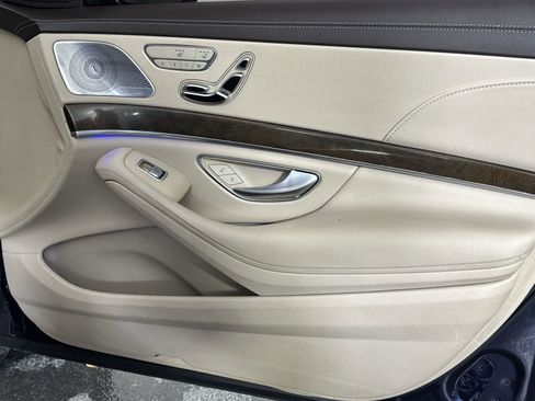 Used 2017 Mercedes-Benz S 550 4MATIC Sedan image 31