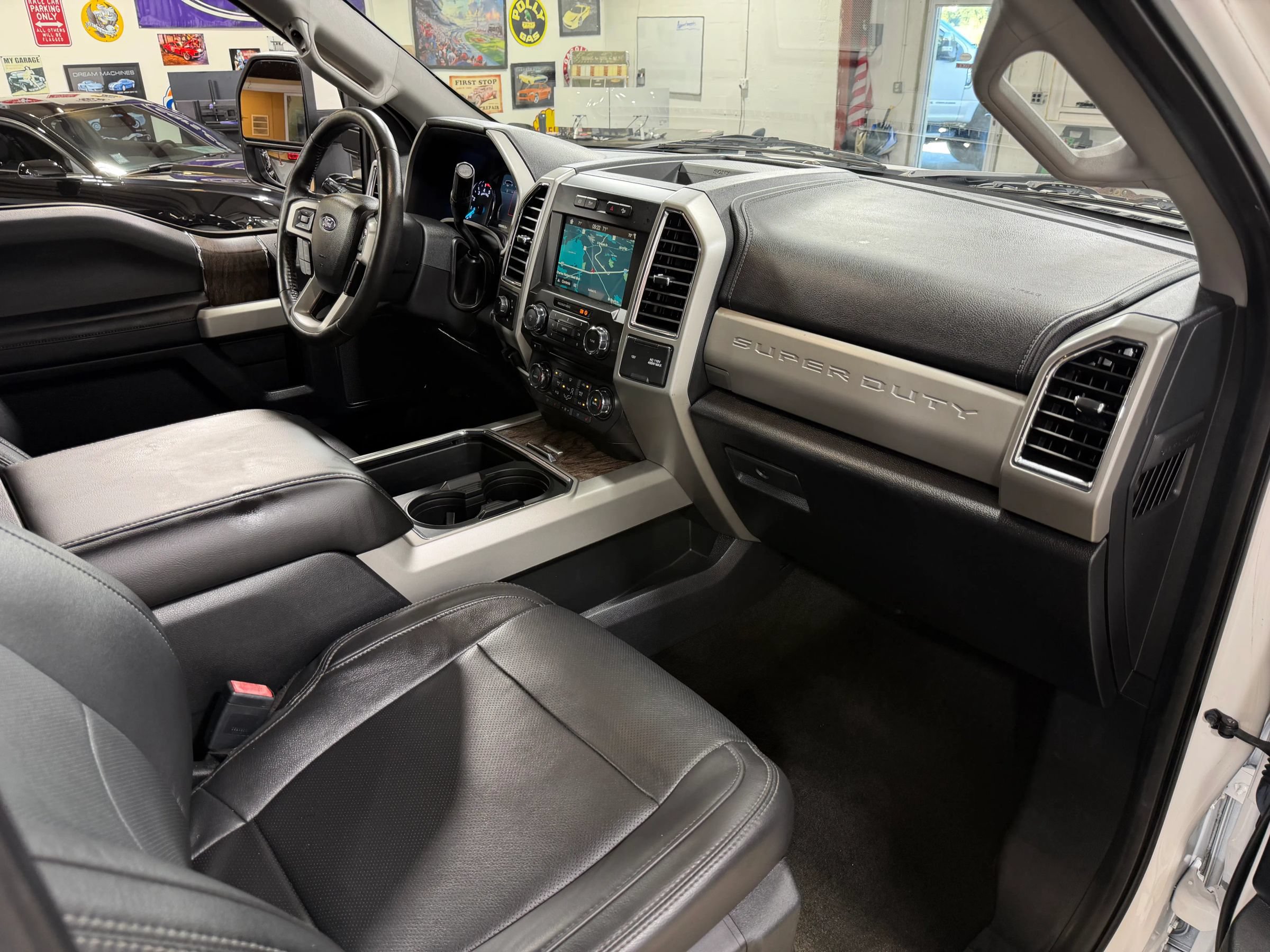 Used 2018 Ford F250 Lariat w/ Lariat Ultimate Package AWD/4WD image 21