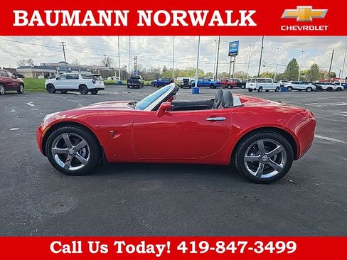 Used 2007 Pontiac Solstice Convertible w/ Premium Package image 9