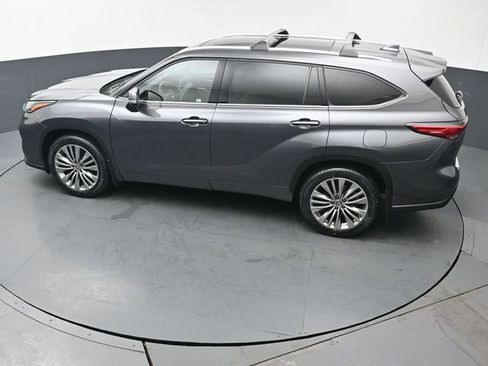 Used 2023 Toyota Highlander Platinum AWD/4WD image 47