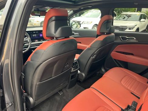 Certified 2023 Kia Sportage SX AWD/4WD image 10