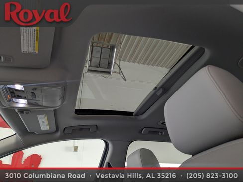 Used 2018 GMC Acadia SLT image 24