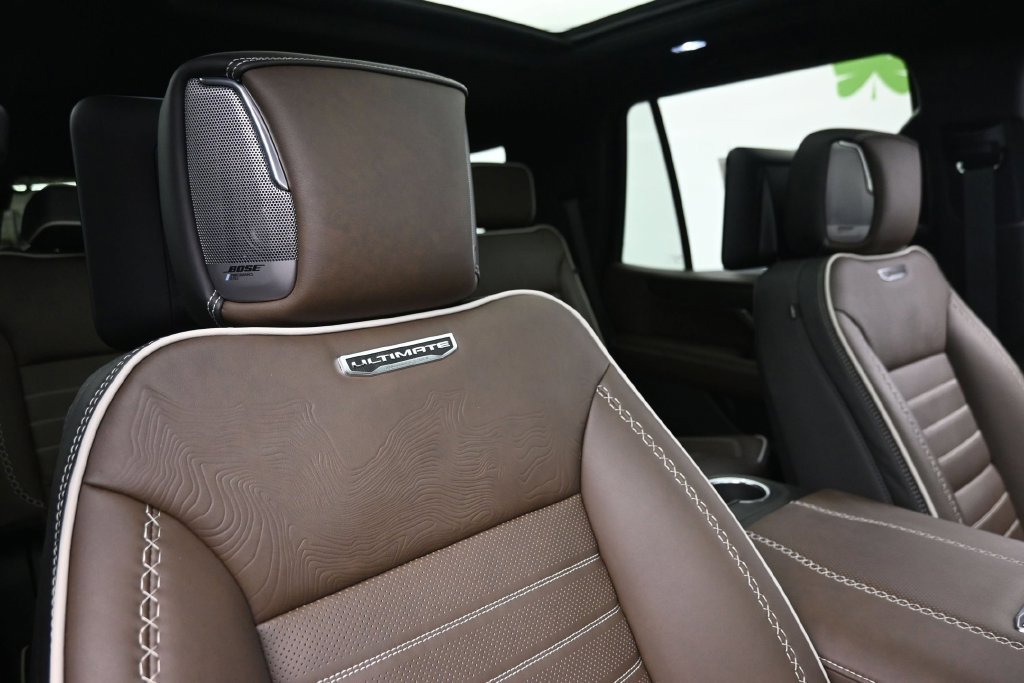 Used 2026 GMC Yukon Denali Ultimate AWD/4WD image 10