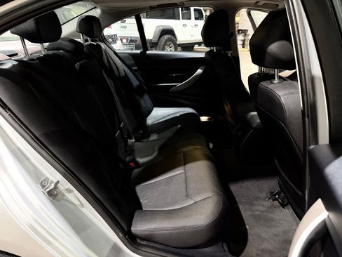 Used 2014 BMW 320i Sedan RWD image 21