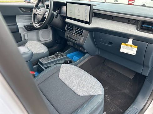 New 2025 Ford Maverick XLT image 11