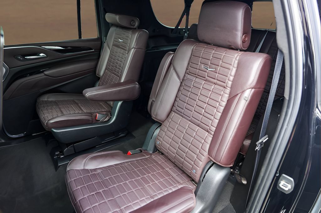 Certified 2023 Cadillac Escalade ESV Sport Platinum w/ LPO, ONYX Package AWD/4WD image 25