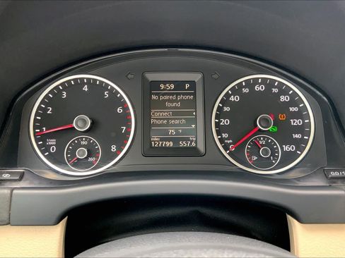 Used 2012 Volkswagen Tiguan SEL FWD image 25