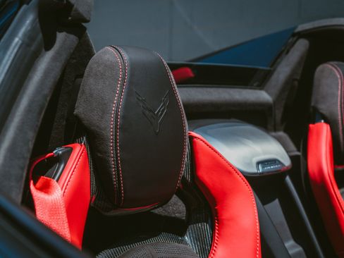 Used 2021 Chevrolet Corvette Stingray Premium Conv w/ Z51 Performance Package RWD image 10