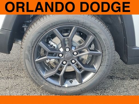 New 2025 Jeep Grand Cherokee L Limited w/ Trailer Tow Package image 5