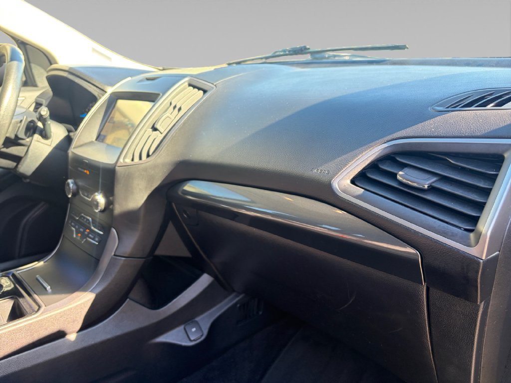 Used 2020 Ford Edge SE AWD/4WD image 18
