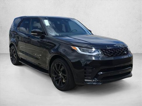 Used 2025 Land Rover Discovery Dynamic SE AWD/4WD image 3