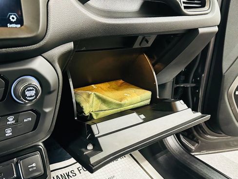 Used 2021 Jeep Renegade Limited w/ Sun & Sound Group image 18