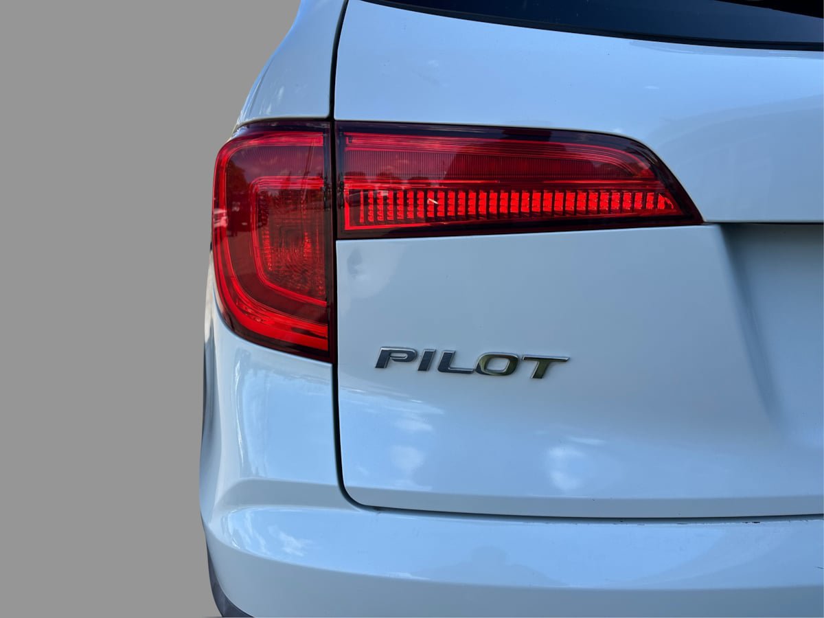 Used 2017 Honda Pilot Touring image 40
