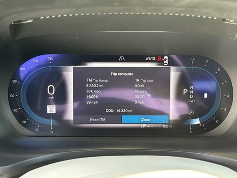 Certified 2025 Volvo S60 B5 Core image 17