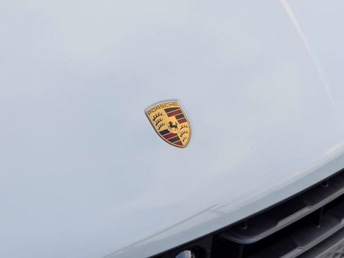 Certified 2025 Porsche Macan image 15