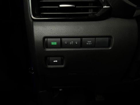 Used 2025 Nissan Sentra SV FWD image 20