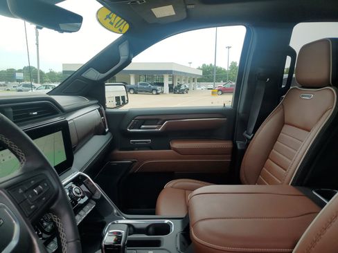 Used 2024 GMC Sierra 1500 Denali Ultimate image 28