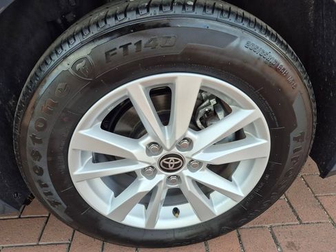 Used 2025 Toyota Camry Hybrid image 8