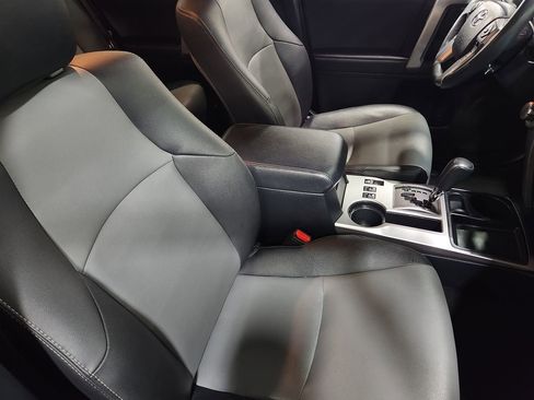 Used 2022 Toyota 4Runner SR5 Premium w/ Moonroof Package image 32