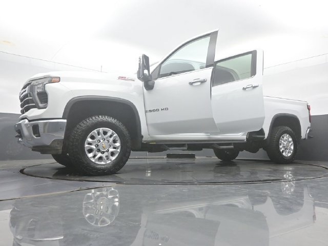 Used 2025 Chevrolet Silverado 2500 LTZ w/ LTZ Premium Package AWD/4WD image 57