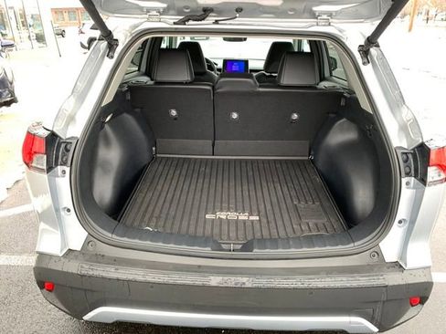 Used 2023 Toyota Corolla Cross XLE w/ Convenience Package image 28