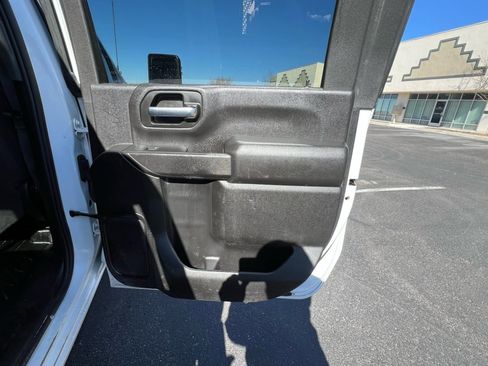 Used 2022 Chevrolet Silverado 3500 LT w/ Convenience Package image 13