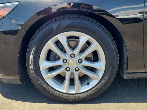 Used 2018 Chevrolet Malibu LT w/ Leather Package FWD image 32