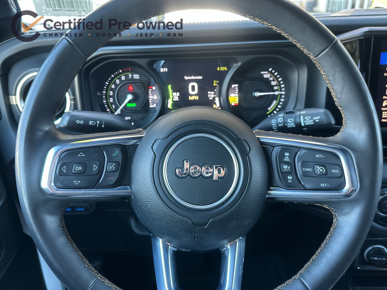 Used 2024 Jeep Wrangler Unlimited Sahara w/ Technology Group AWD/4WD image 25