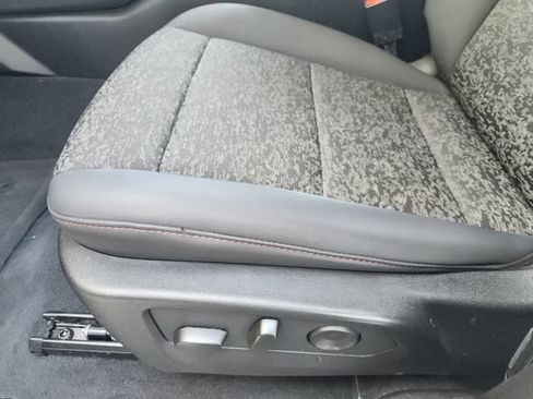 Used 2024 Chevrolet Colorado Z71 w/ Z71 Convenience Package 2 AWD/4WD image 21
