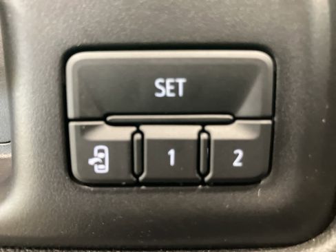 Used 2019 Chevrolet Silverado 1500 High Country image 14