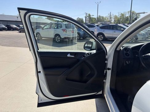 Used 2016 Volkswagen Tiguan SE AWD/4WD image 10