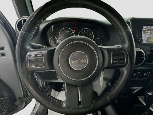 Used 2014 Jeep Wrangler Unlimited Sahara w/ Dual Top Group AWD/4WD image 11