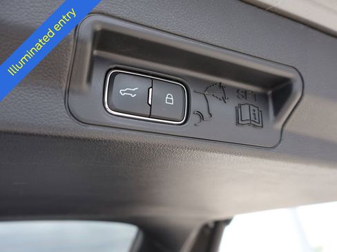 Used 2025 Ford Explorer ST-Line w/ ST-Line Street Pack AWD/4WD image 17