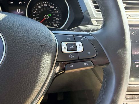 Used 2018 Volkswagen Tiguan SE AWD/4WD image 24