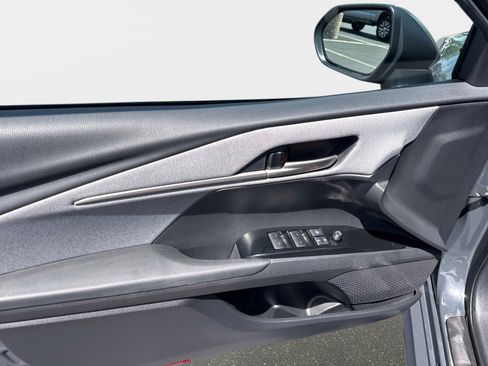 Used 2025 Toyota Camry LE w/ Convenience Package image 18