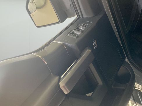 Used 2019 Ford F150 XLT w/ Equipment Group 302A Luxury AWD/4WD image 16