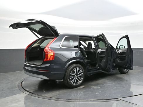 Used 2022 Volvo XC90 T5 Momentum w/ Protection Package Premier image 36