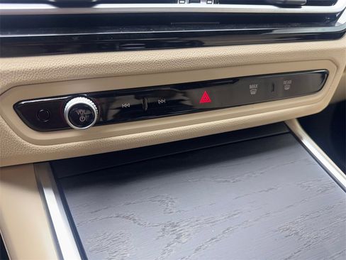 Used 2023 BMW 330i Sedan w/ Driving Assistance Package image 66