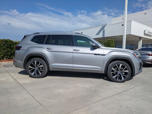 New 2026 Volkswagen Atlas SEL Premium R-Line AWD/4WD image 3