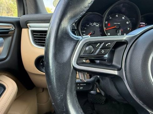 Used 2018 Porsche Macan AWD/4WD image 24