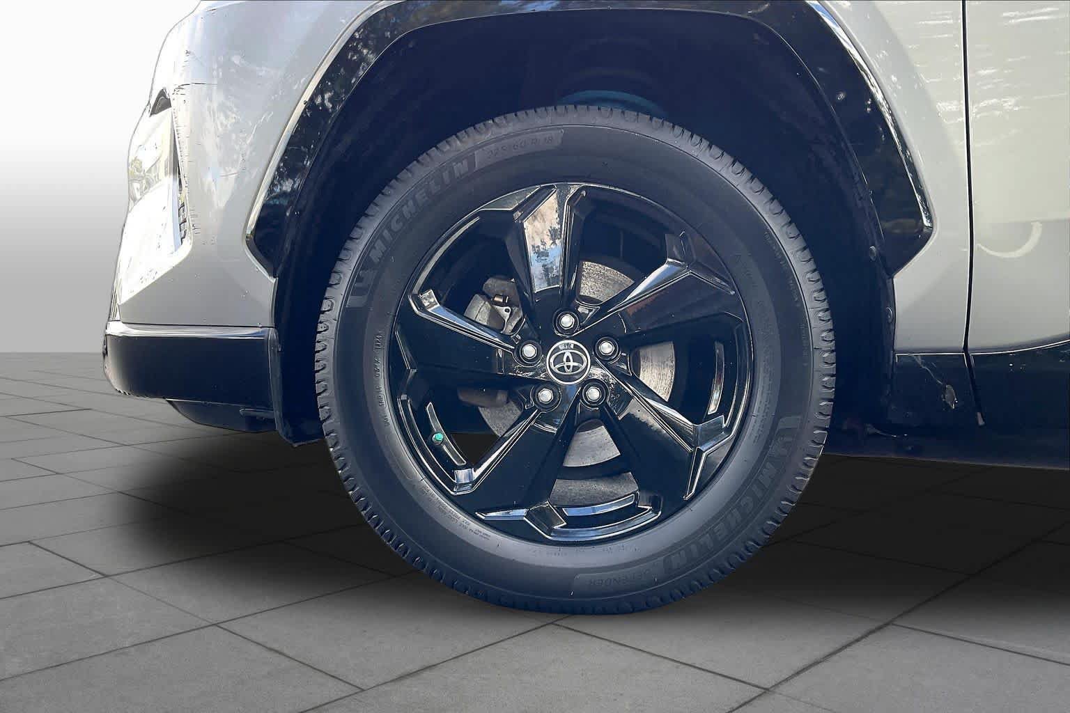 Used 2019 Toyota RAV4 XSE AWD/4WD image 10