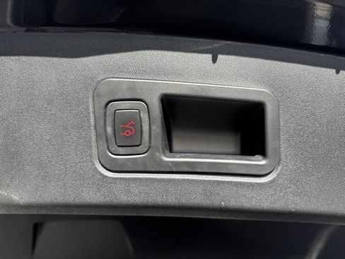 Used 2016 Tesla Model S AWD image 8