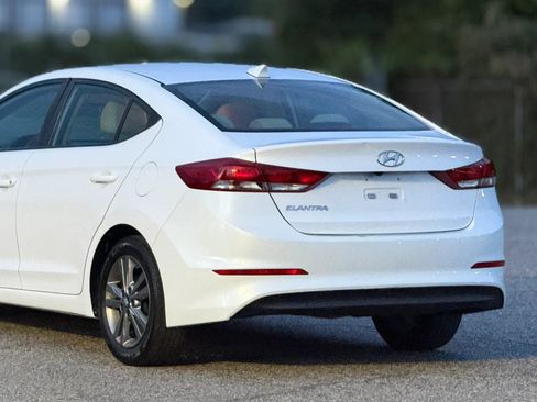Used 2018 Hyundai Elantra SEL FWD image 16