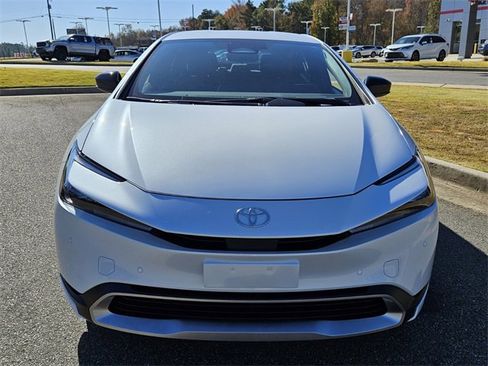 New 2026 Toyota Prius SE image 2