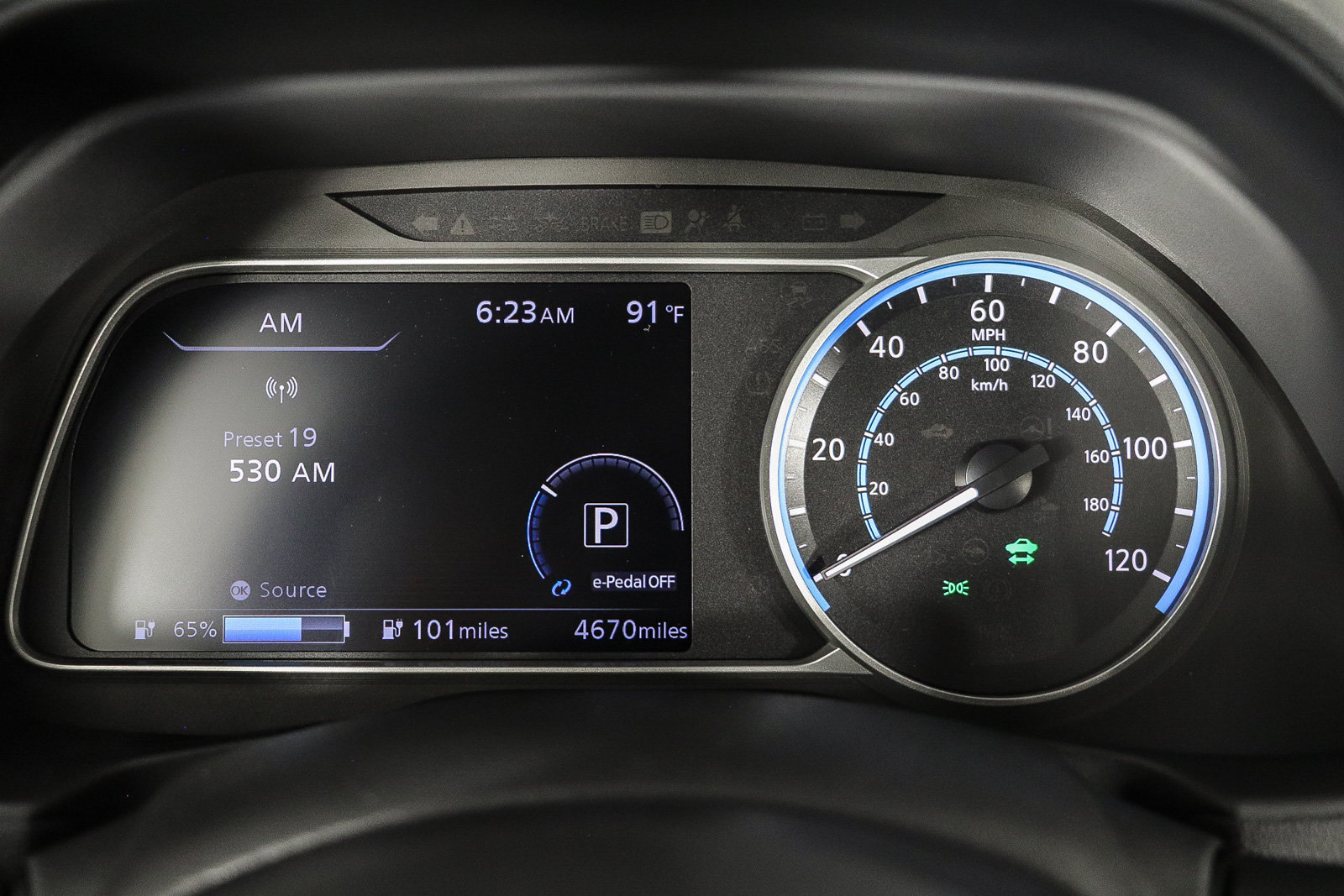 Used 2025 Nissan Leaf S FWD image 24