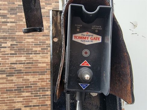 Used 2016 Ford F550 2WD Regular Cab Super Duty image 29