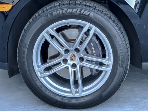 Used 2023 Porsche Macan image 26