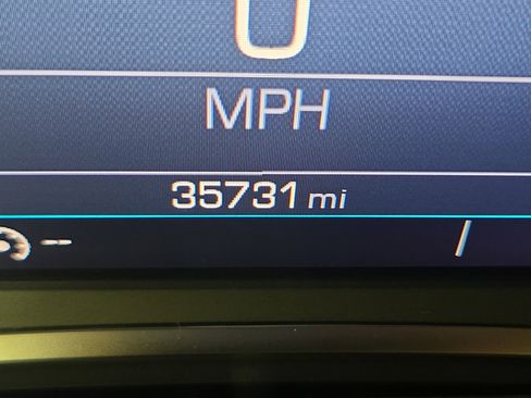 Certified 2023 GMC Acadia SLE w/ Driver Convenience Package image 19