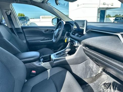 Used 2025 Toyota RAV4 LE image 29